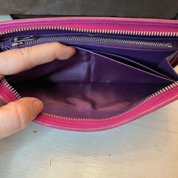 Loewe pink leather zip around wallet - Picture 10 of 15